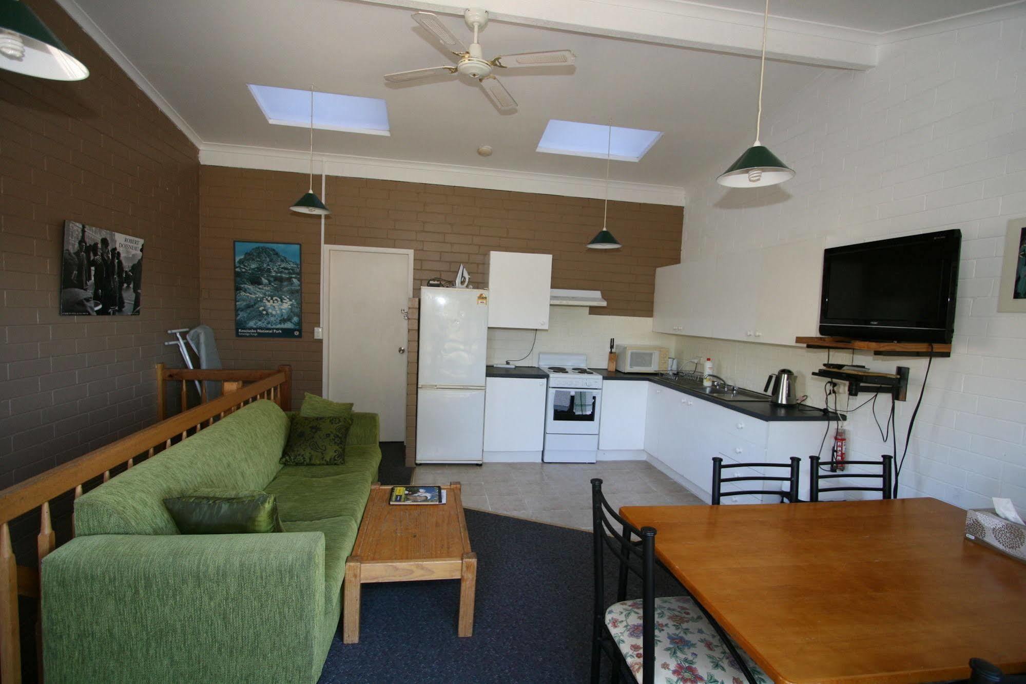Alpha Centauri Townhouses Jindabyne Exterior photo