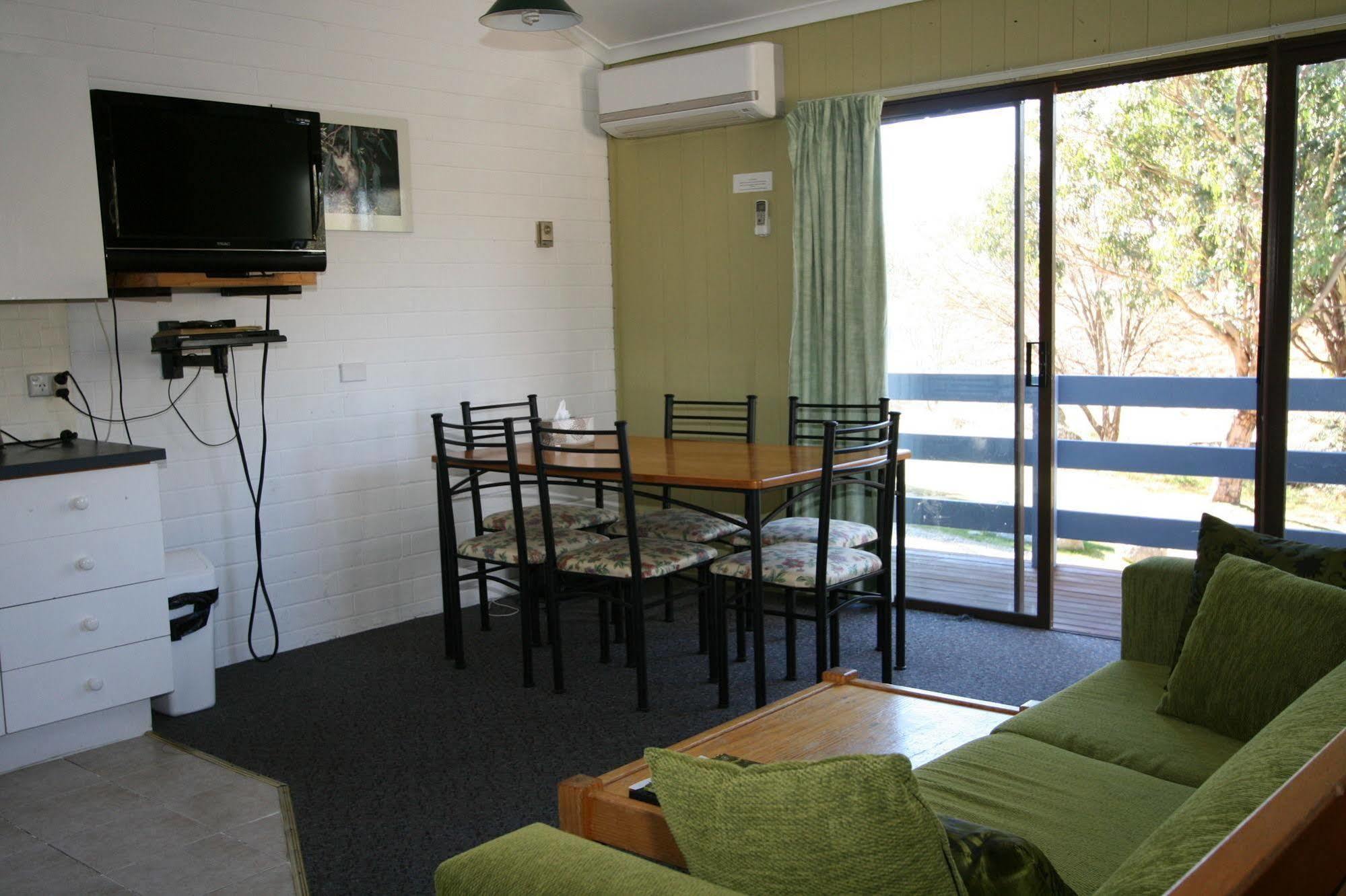 Alpha Centauri Townhouses Jindabyne Exterior photo
