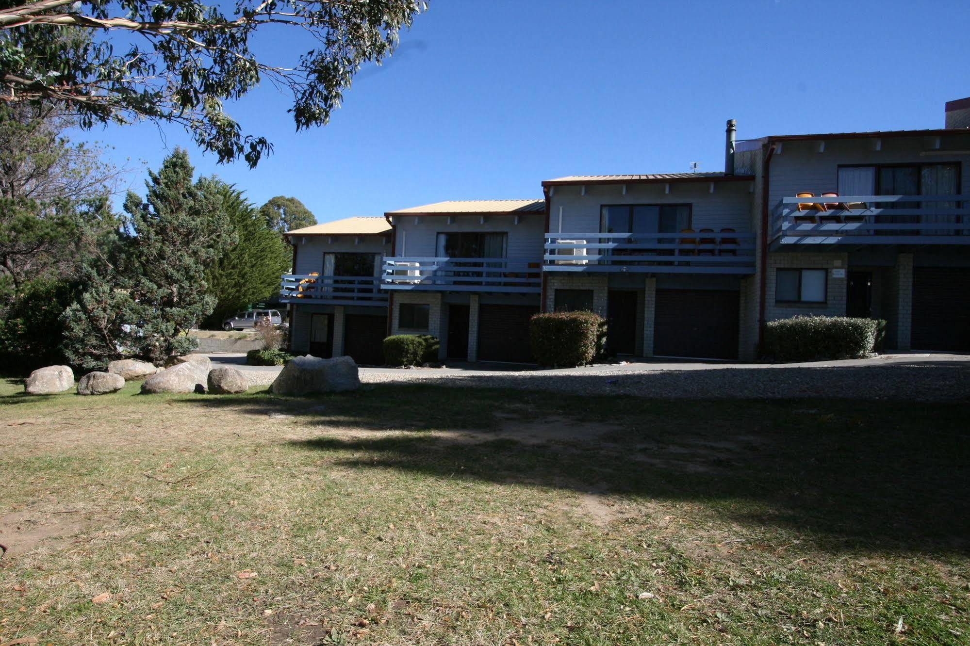 Alpha Centauri Townhouses Jindabyne Exterior photo