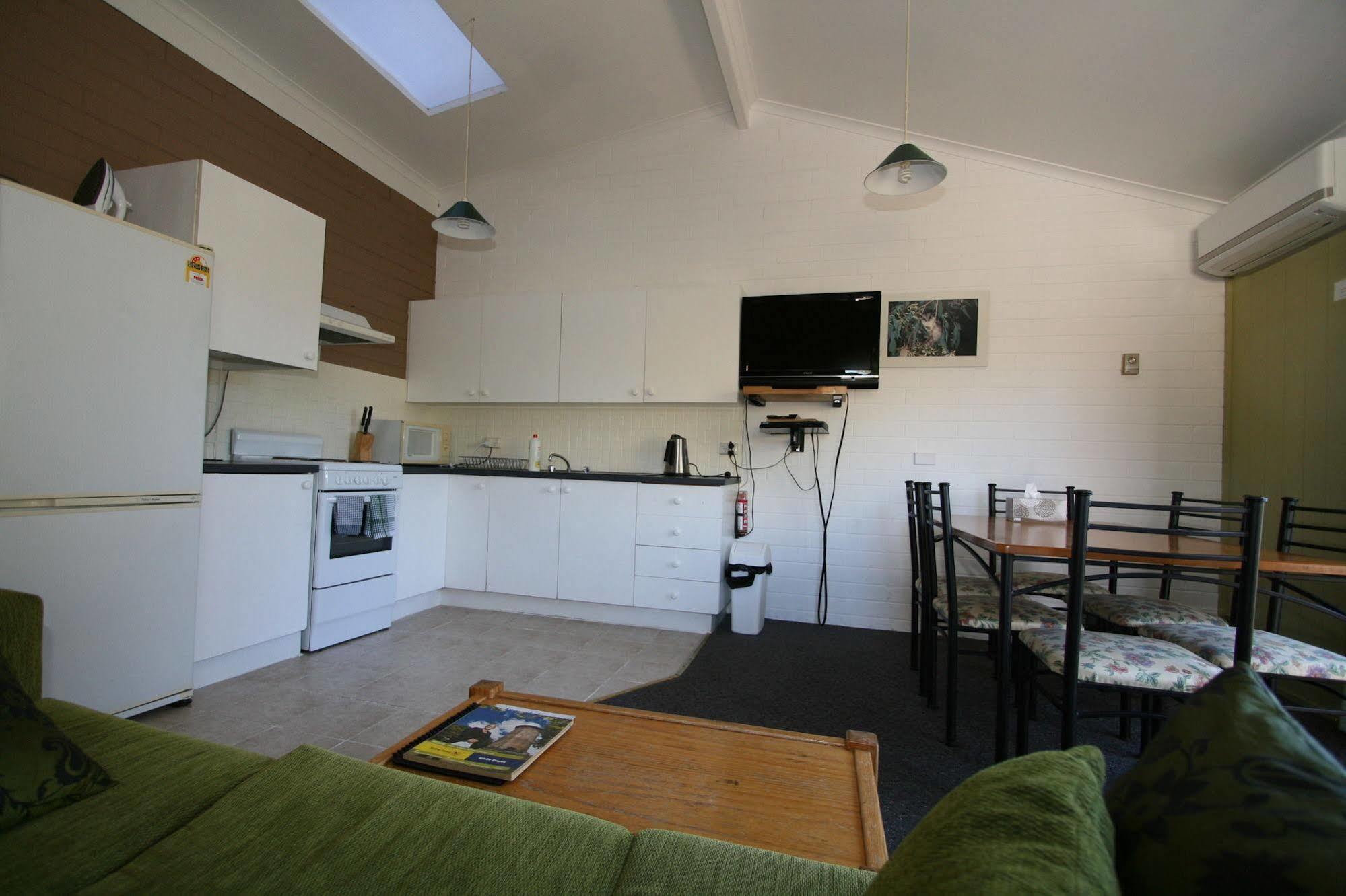 Alpha Centauri Townhouses Jindabyne Exterior photo